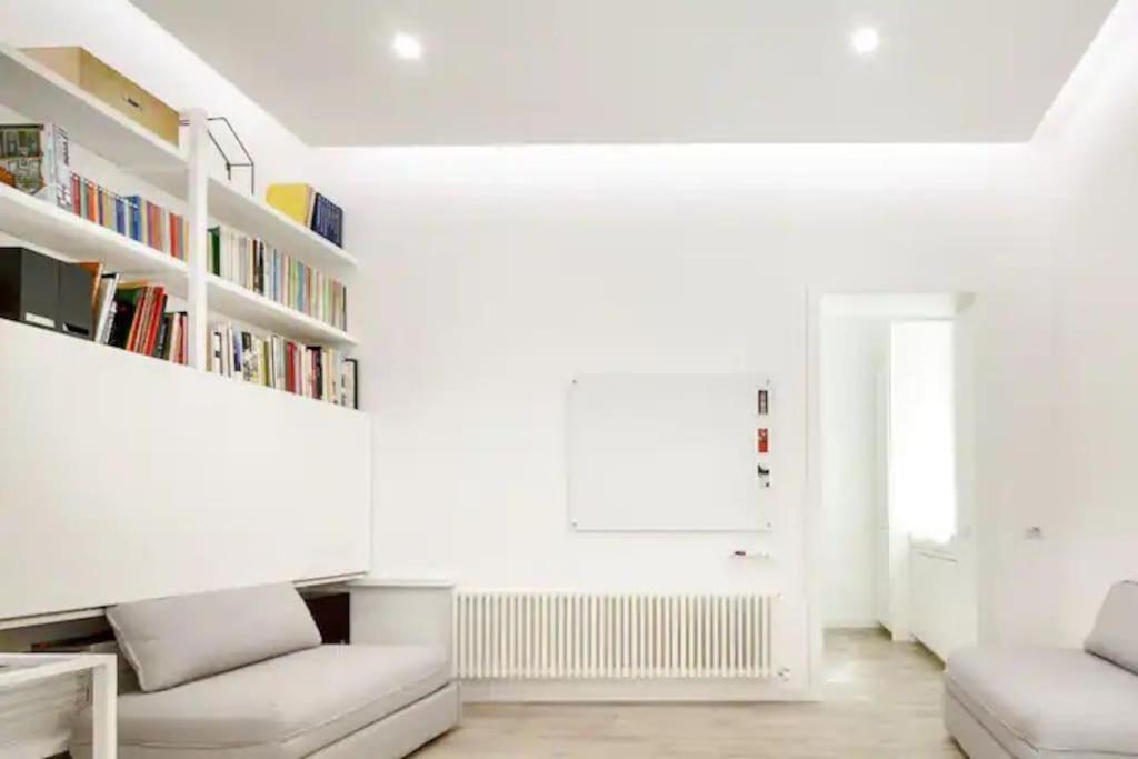 Apartment Vsg25 Nel Centro Di Cagliari Bagian luar foto