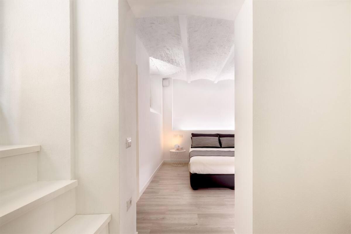 Apartment Vsg25 Nel Centro Di Cagliari Bagian luar foto