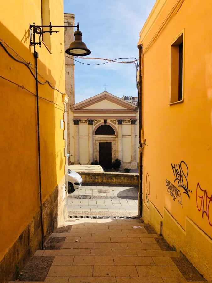 Apartment Vsg25 Nel Centro Di Cagliari Bagian luar foto