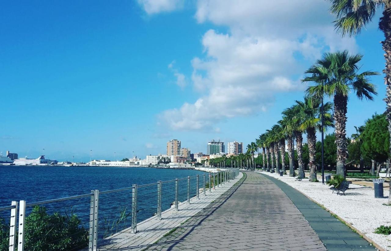 Apartment Vsg25 Nel Centro Di Cagliari Bagian luar foto