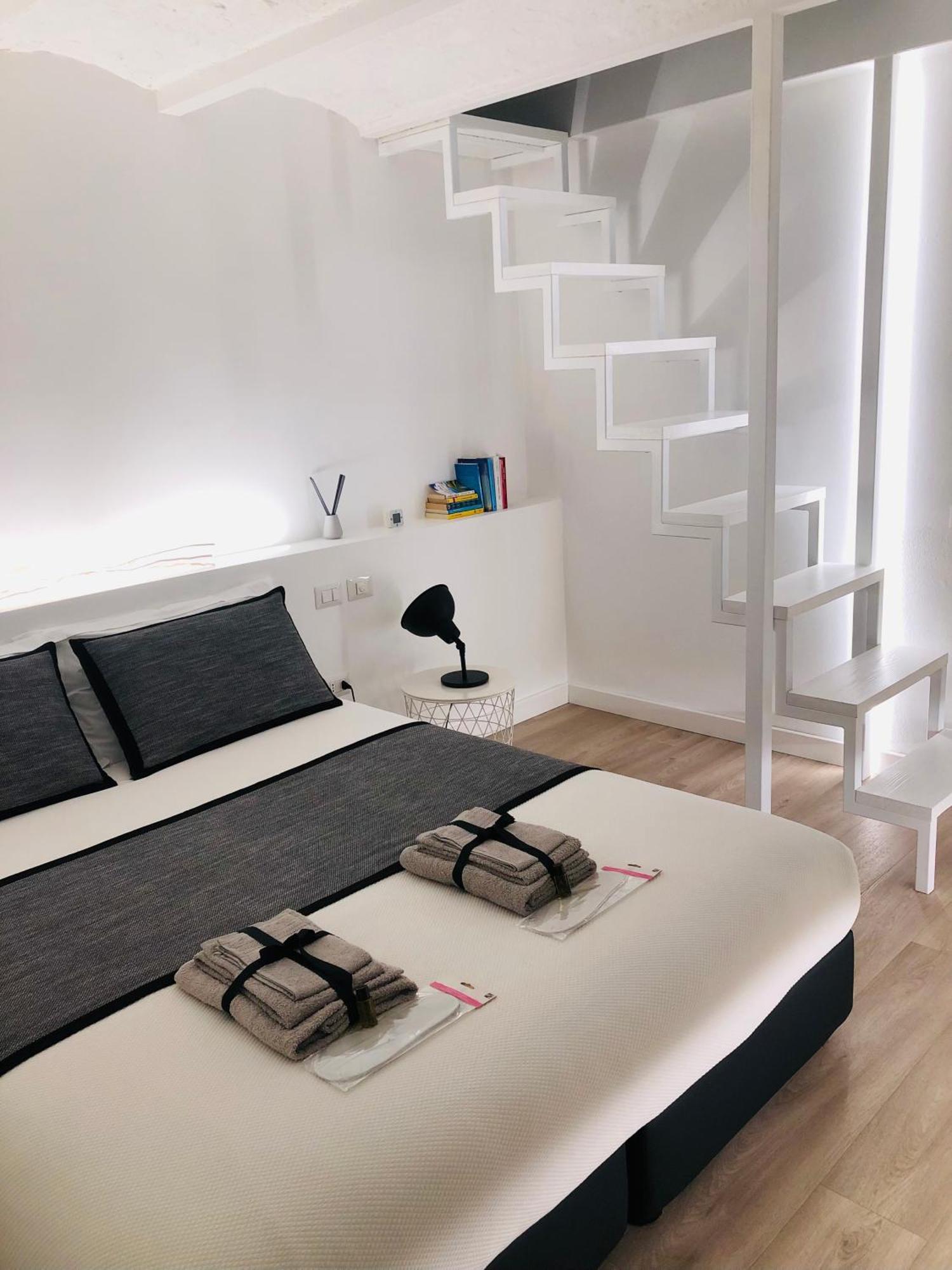 Apartment Vsg25 Nel Centro Di Cagliari Bagian luar foto